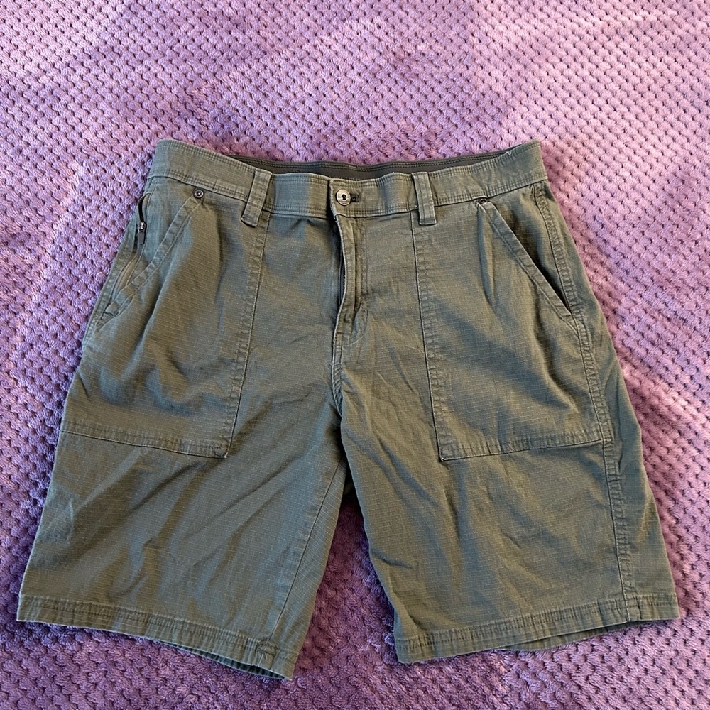 Weatherproof Olive Cargo Shorts
